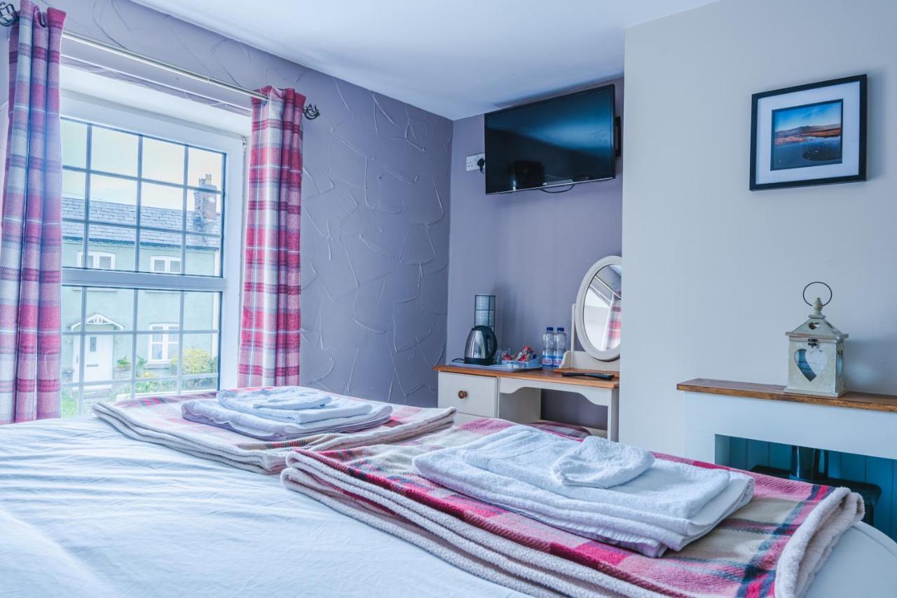 The Cock Hotel Bronllys المظهر الخارجي الصورة